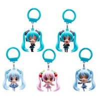 Hatsune Miku - Snow Miku & Sakura Miku Sırt Çantası Askısı Anahtarlık